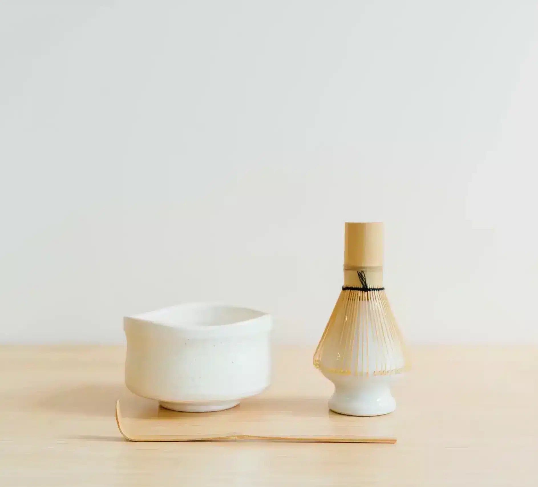 Matcha-Kit – mit weißer Schale (4-teilig) by Hugthetea -- matcha product image