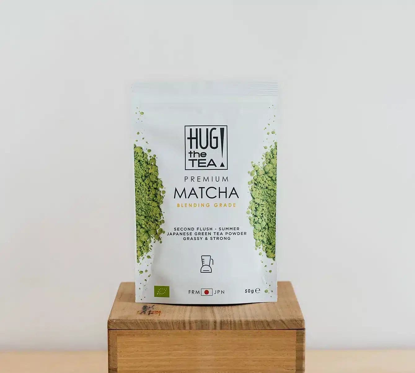 Premium Matcha Teepulver – Blending Grade – Matcha Latte by Hugthetea -- matcha product image